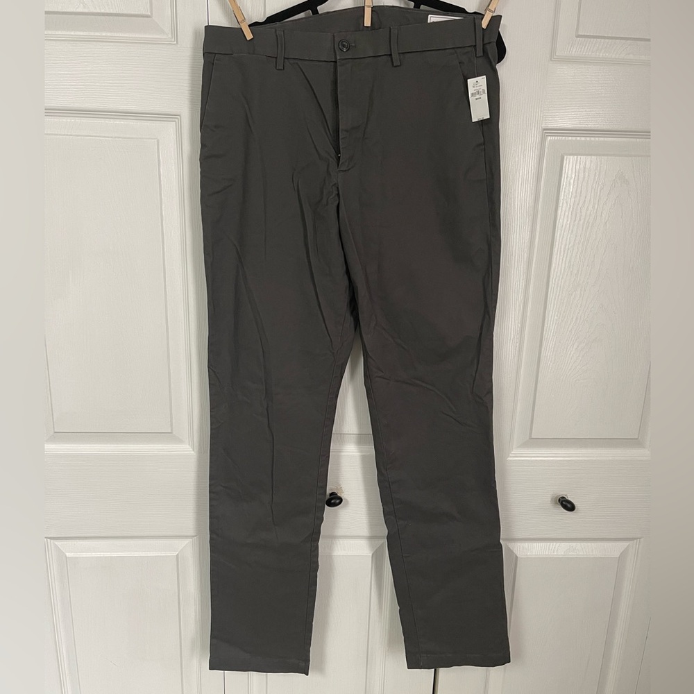 BNWT Gap men’s chinos